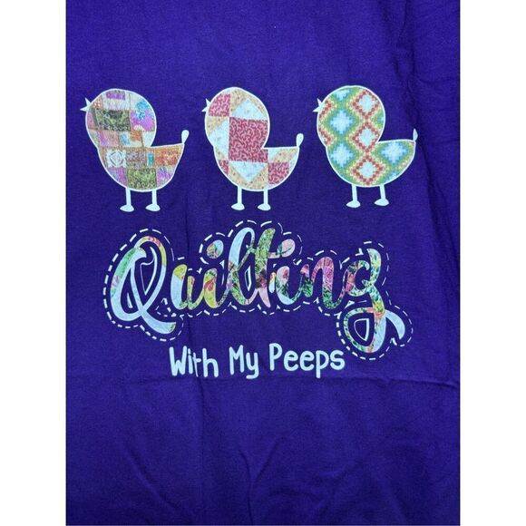 Quilting with my peeps T-shirt size 2XL - Picture 2 of 2